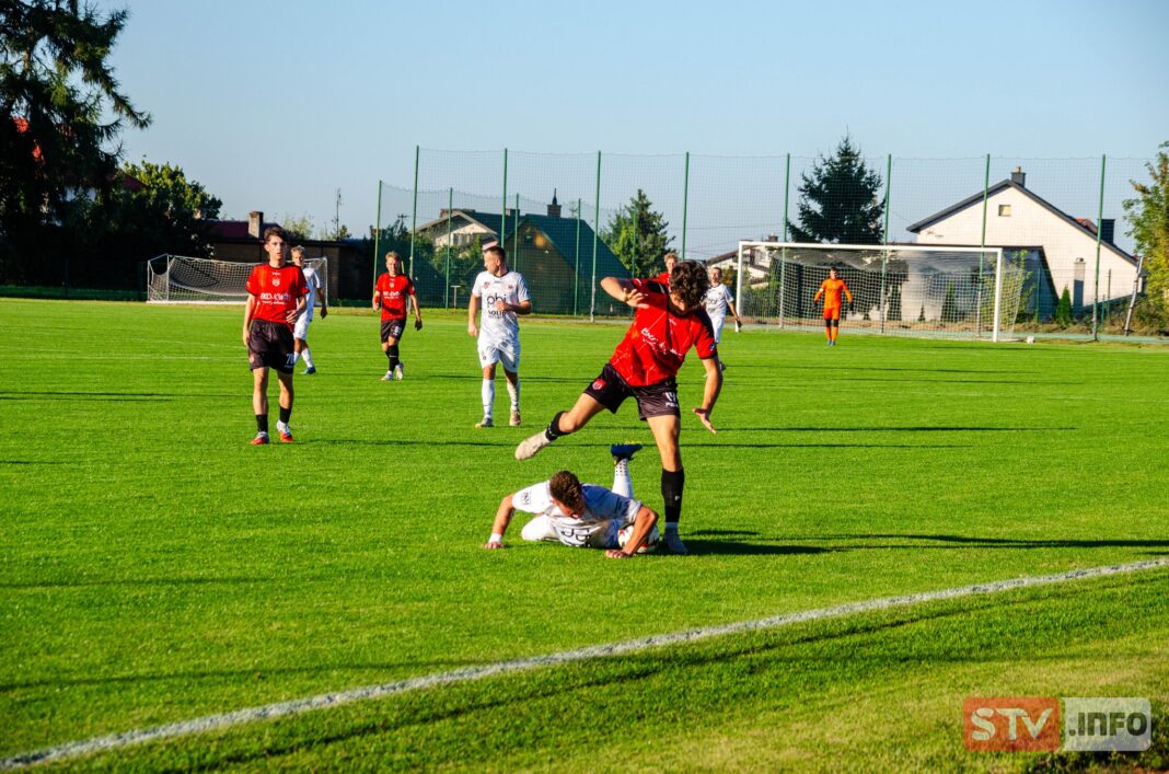 OKS Opatów liderem. Trzy bramki Frańczaka