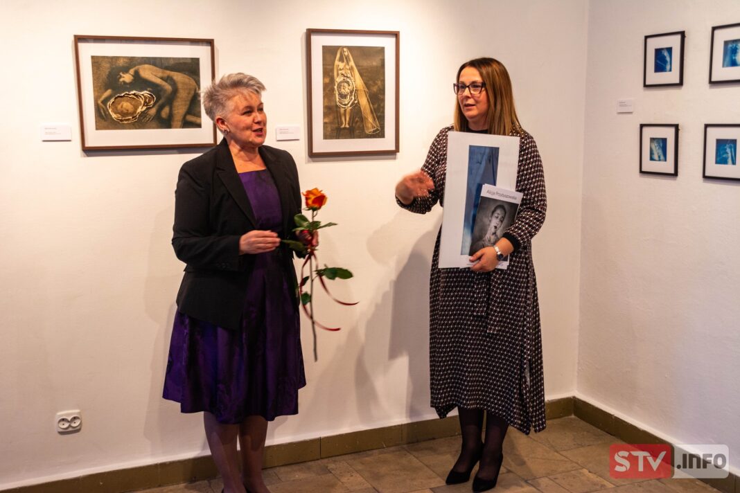 Przybyszowskiej „Transmutacja” w Sandomierzu. Przemijanie w obiektywie