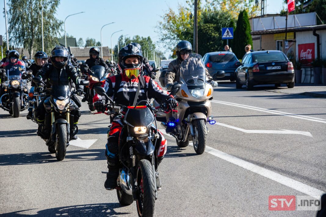 Motocykliści zawładnęli Ożarowem. Jesienna edycja Moto Pikniku