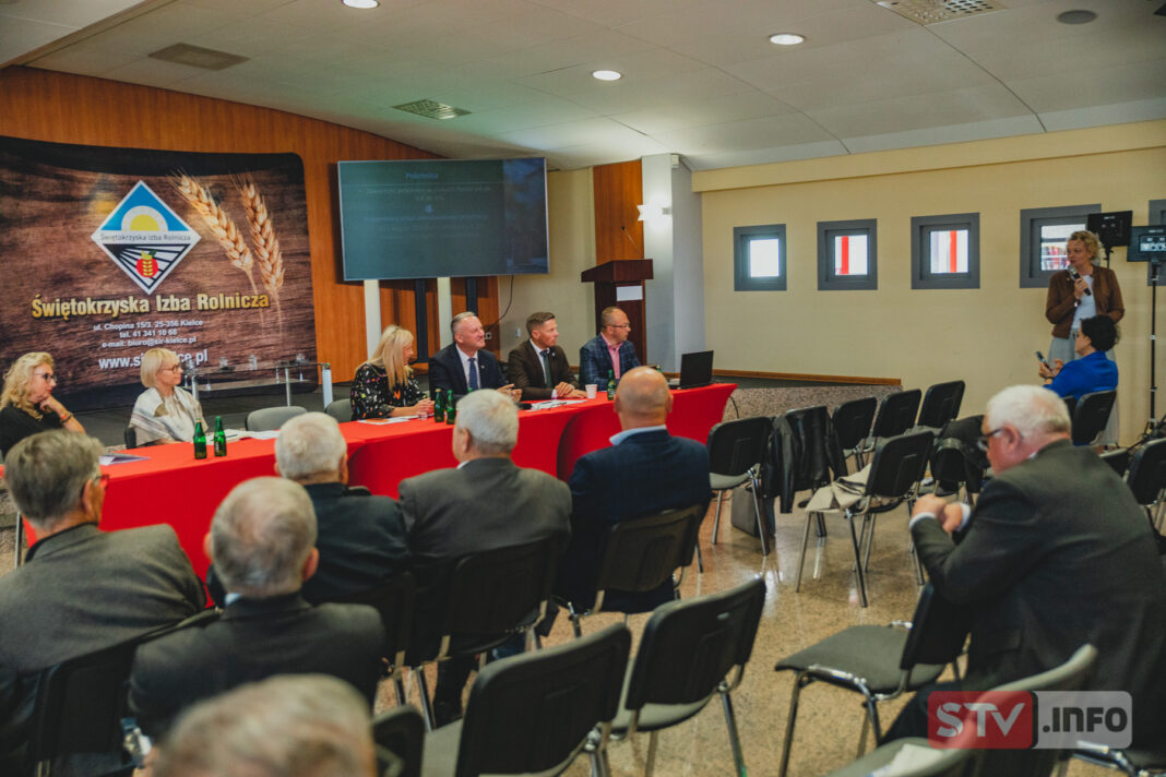Dbanie o glebę przynosi efekty. Świętokrzyska Izba Rolnicza obradowała na wspólnym posiedzeniu