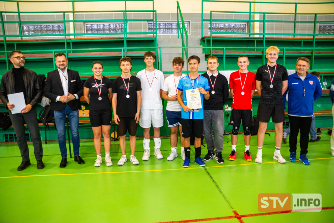 Siatkarskie potyczki w staszowskim „Wyszynie”. IV a najlepsza w szkole