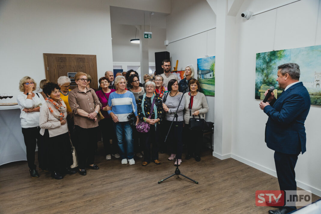 Staszowski Ratusz pełen koneserów malarstwa. Finisaż poplenerowej wystawy