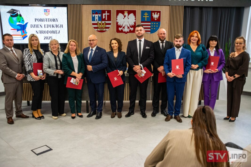 Powiatowy Dzień Edukacji w Opatowie. Starosta nagrodził belfrów