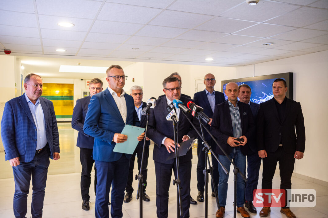 Konferencja prasowa o perspektywach współpracy z Polską Grupą Zbrojeniową zakładów Pilkington i Federal Mogul