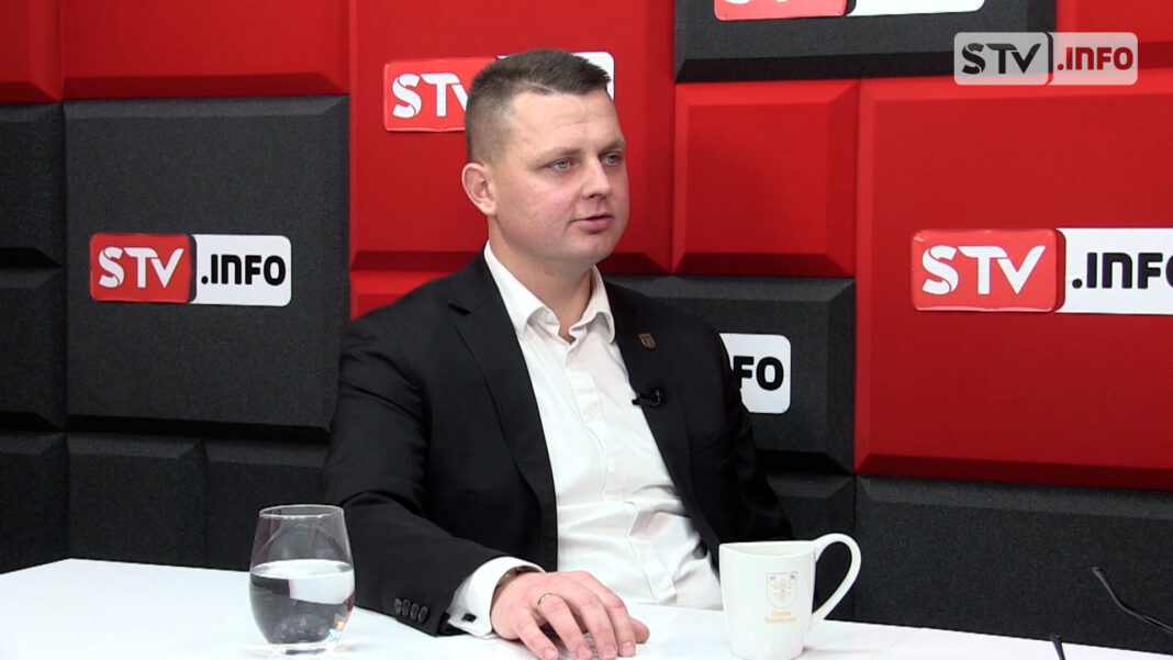 #infoTEMAT. Adrian Wołos: Wszyscy chcemy jeździć po dobrych drogach