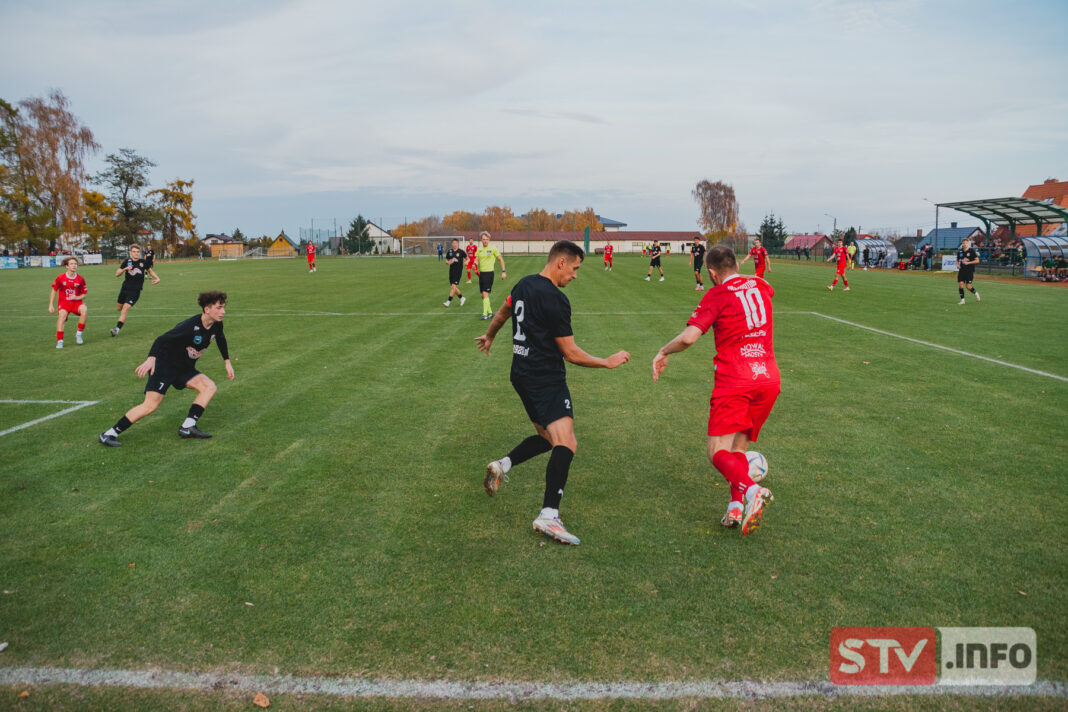 Wygrana OKS-u Opatów w meczu na szczycie. Śmieszek trafił dwa razy