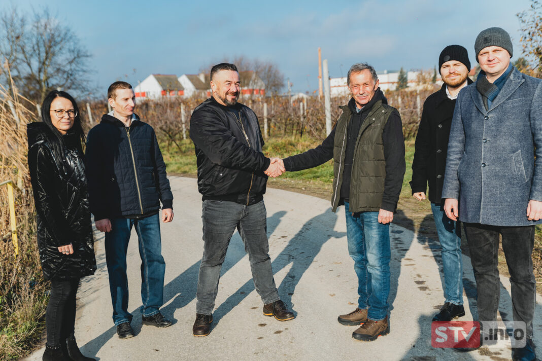 Zajeziorze-Bogoria Skotnicka. Długo wyczekiwana nowa droga w Samborcu