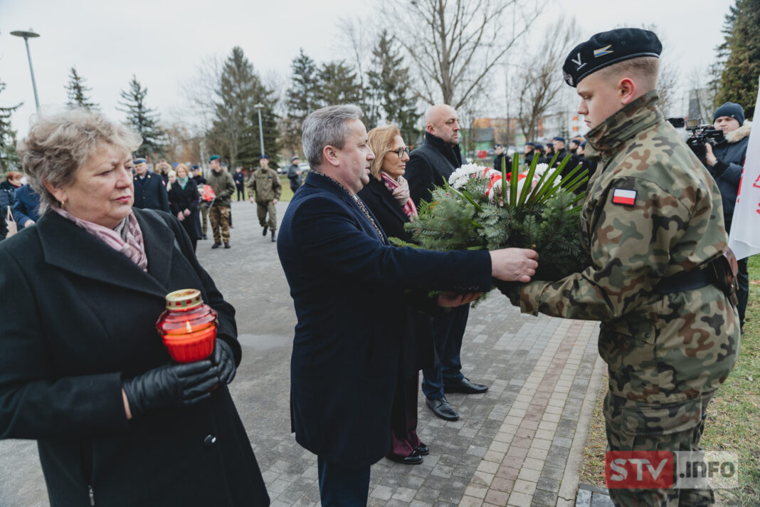 Staszów pamiętał. Oddano hołd ofiarom stanu wojennego