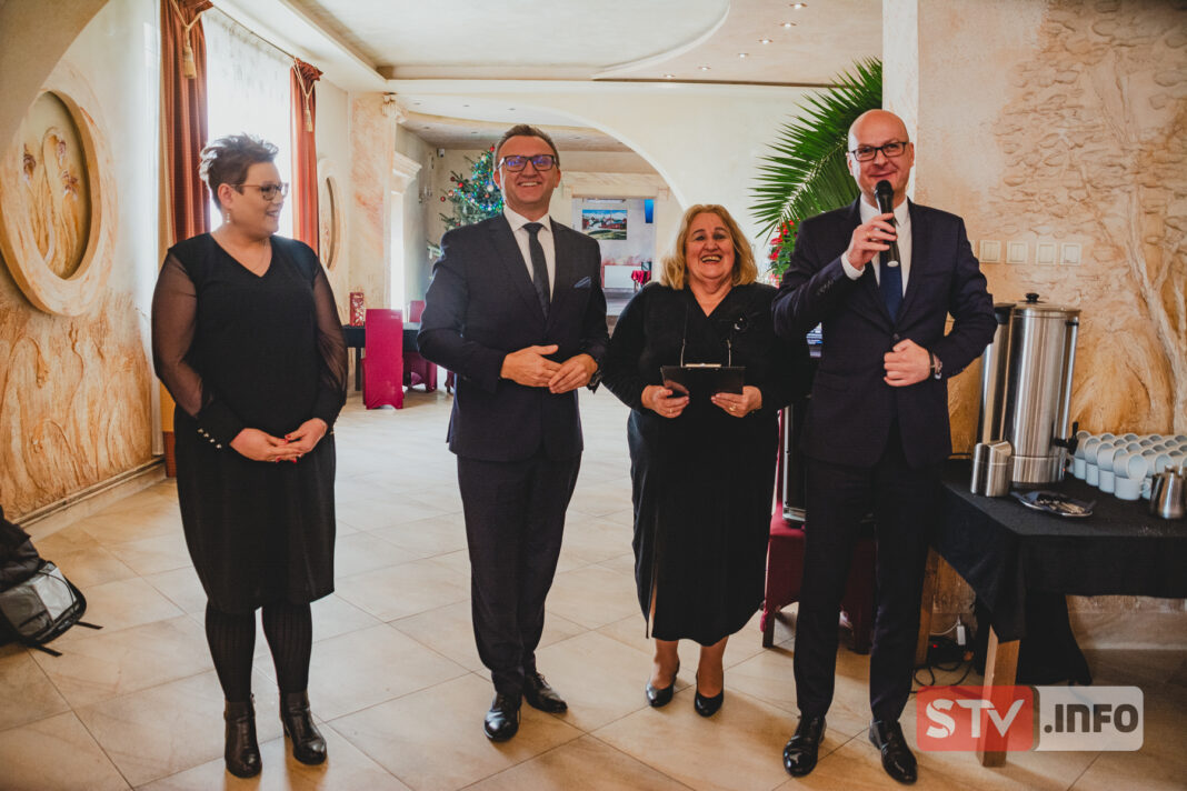 Spotkanie opłatkowe rodzinnego WTZ. Były życzenia od samorządowców