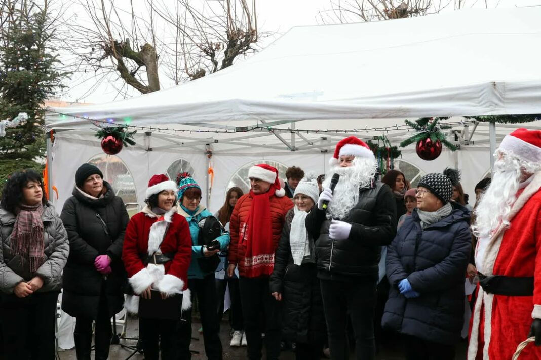 Świąteczny jarmark na Osiedlu Wzgórze w Ożarowie. Atrakcji nie brakowało