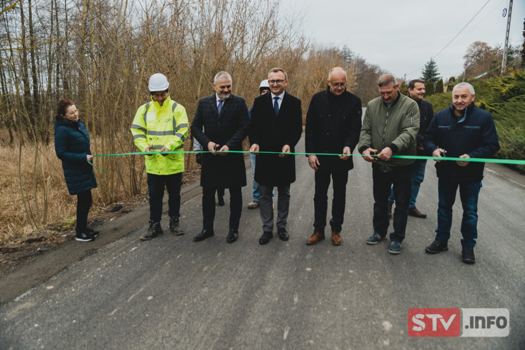 Droga w Pielaszowie jak autostrada. Będzie służyć długie lata