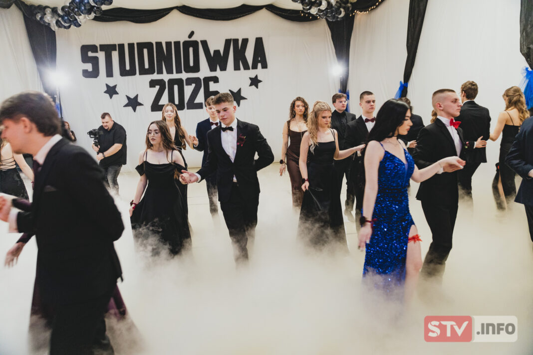 STUDNIÓWKA: Liceum Ogólnokształcące im. Stefana Żeromskiego w Chobrzanach