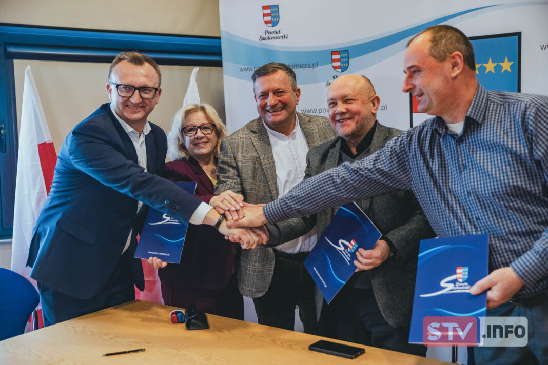 Powiat Sandomierski likwiduje białe plamy komunikacyjne. Nowe połączenia autobusowe już od 1 lutego