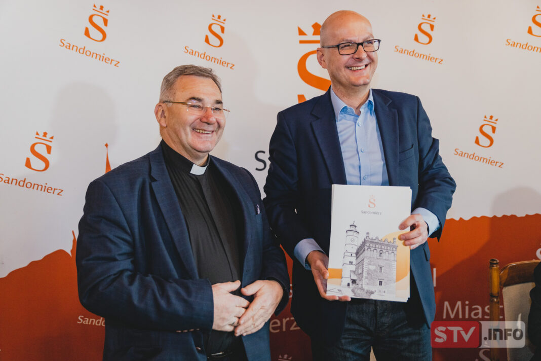 Sandomierz wspiera NGO. Milionowe dotacje na sport, zdrowie i pomoc społeczną