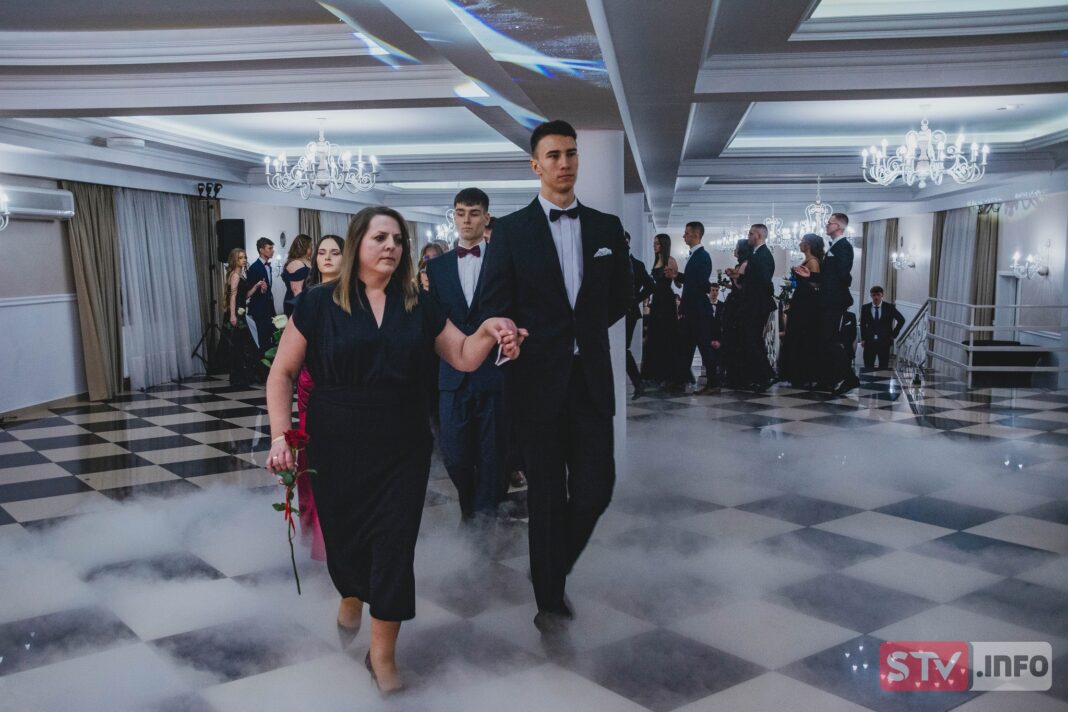 STUDNIÓWKA: Zespół Szkół Ekonomicznych im. Eugeniusza Kwiatkowskiego w Sandomierzu