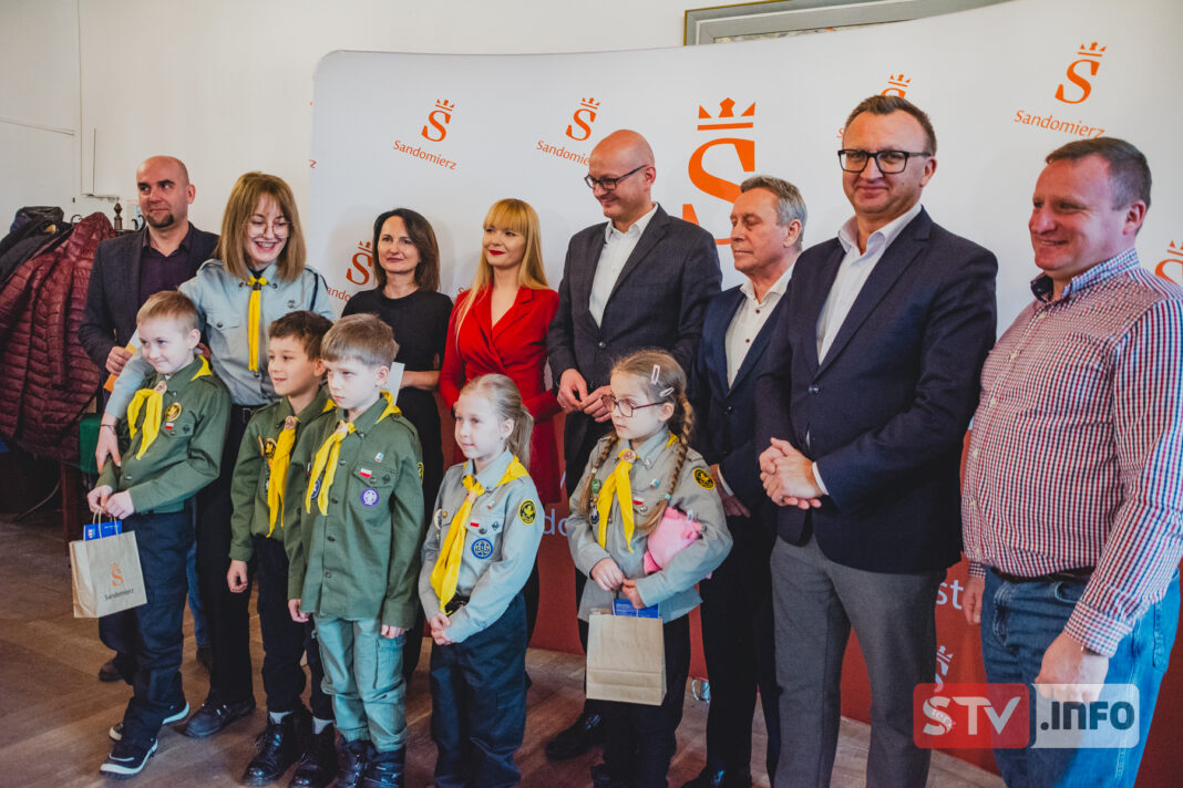 Nagrody za WOŚP. Dziękowali P. Niedźwiedź i M. Piwnik