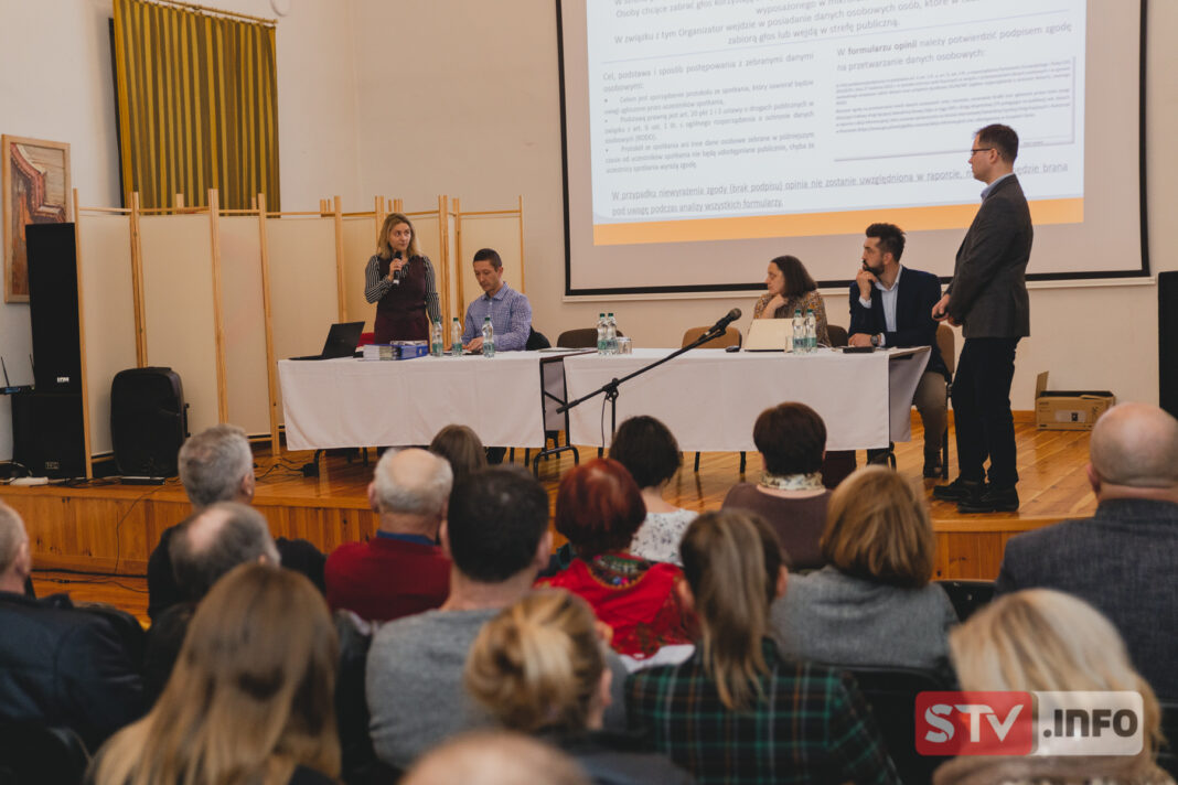 Mieszkańcy Samborca i Koprzywnicy poznali warianty przebiegu nowej DK9. Obyło się bez protestów