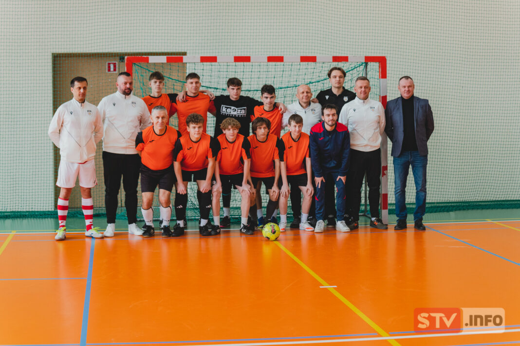 Sędziowie grali w Opatowie. Kielce przed Sandomierzem i Starachowicami