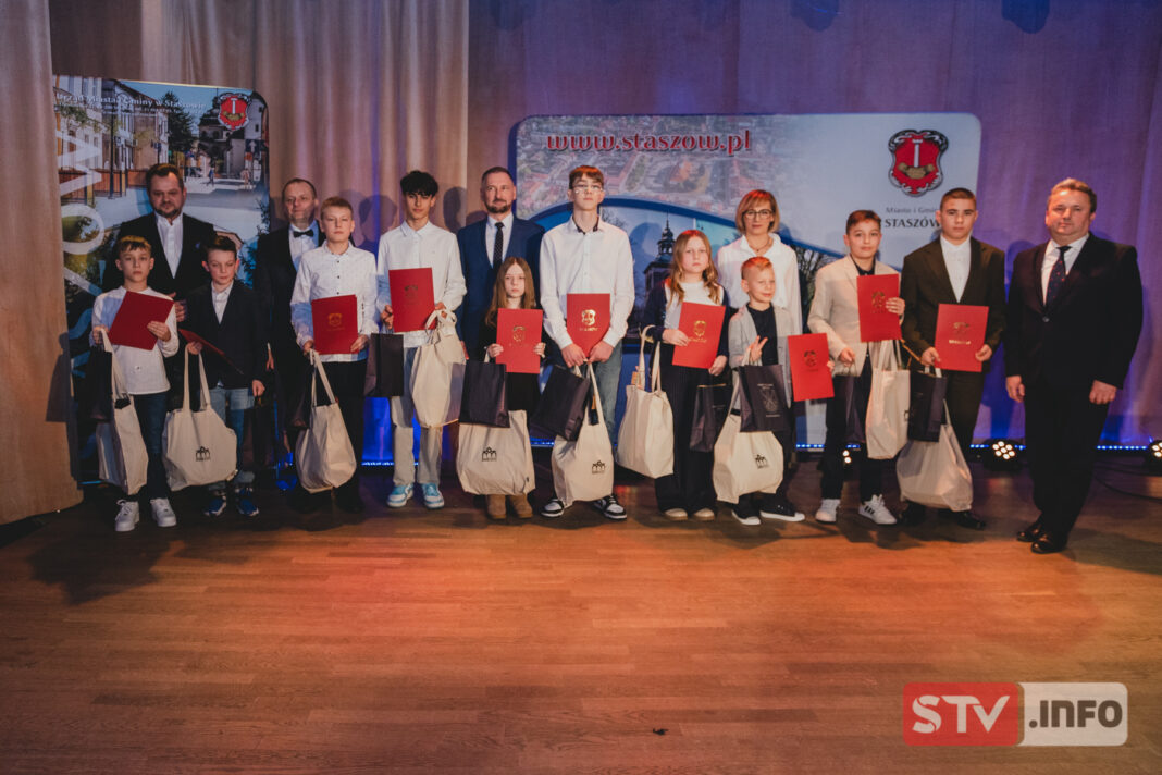 Staszów nagrodził młodych sportowców. Były nagrody, emocje i podziękowania