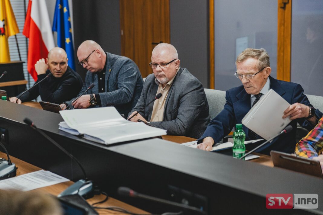 Pisary walczą o szkołę. Wystosowali list do radnych i burmistrza