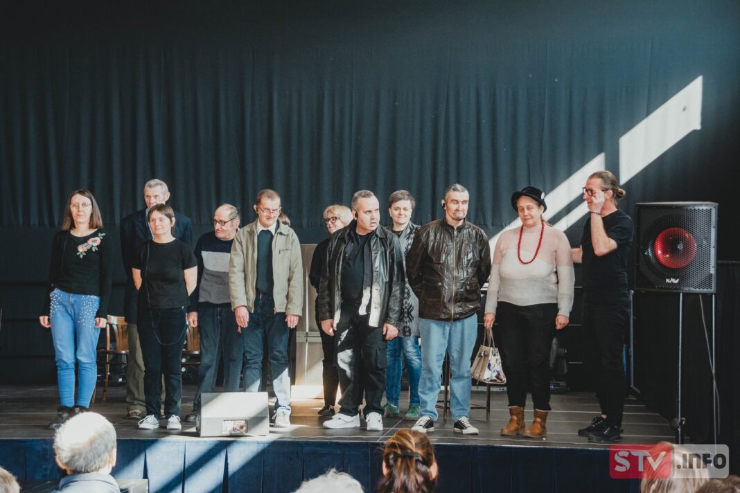 „Numerek z dreszczykiem” – terapia poprzez teatr. Autorski spektakl ŚDS z Krzcina