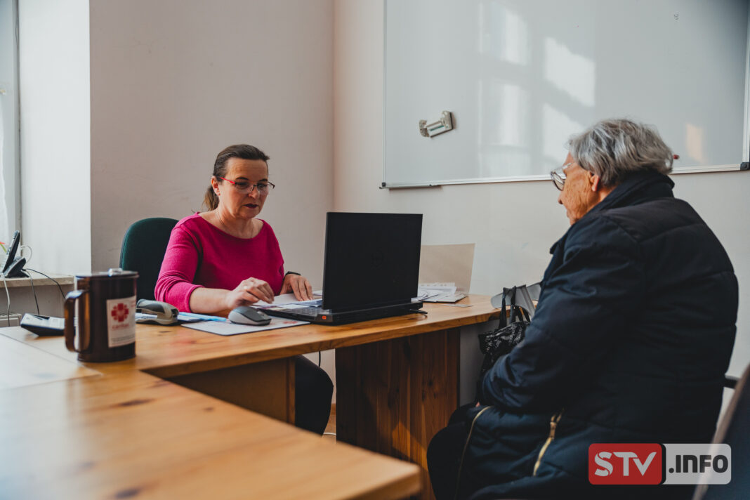 Caritas pomaga rozliczyć PIT. Twój 1,5% może trafić do potrzebujących Caritas pomaga rozliczyć PIT. Twój 1,5% może trafić do potrzebujących
