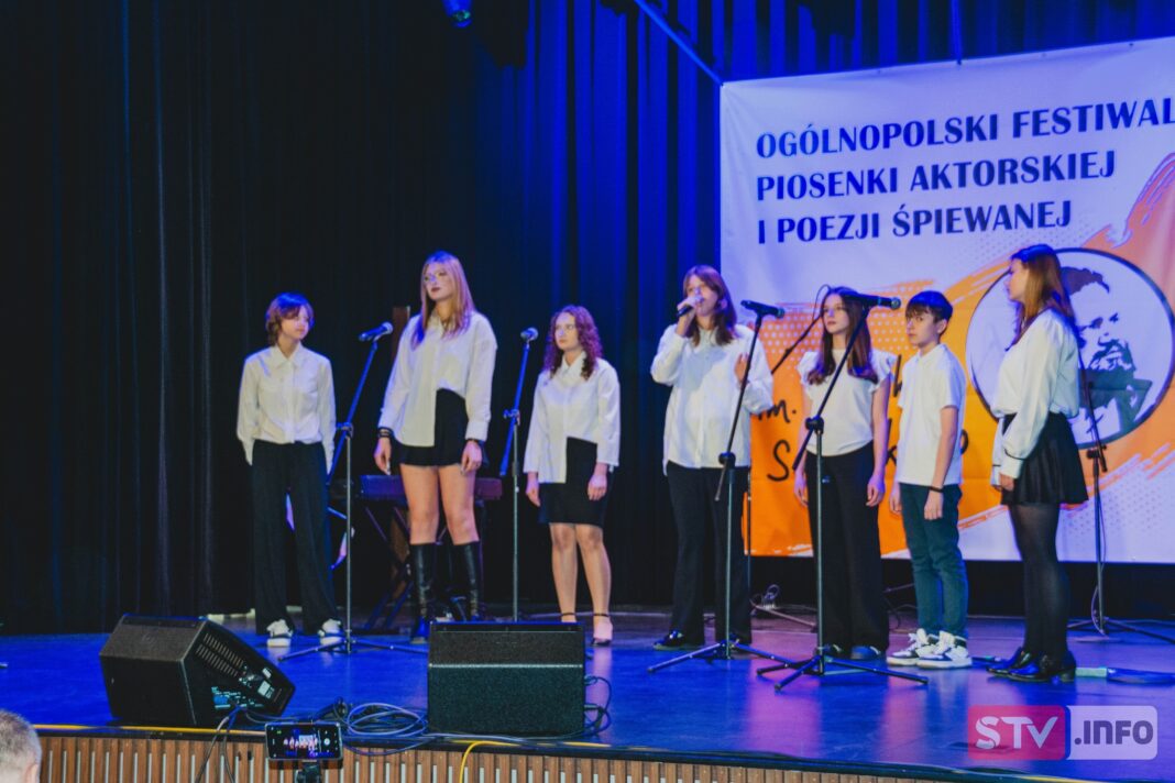 Ponad 100 uczestników i utwory Marka Sochackiego. Festiwal piosenki aktorskiej w Sandomierzu Ponad 100 uczestników i utwory Marka Sochackiego. Festiwal piosenki aktorskiej w Sandomierzu