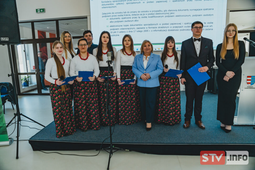 Wyróżnienia dla sołtysów z powiatu sandomierskiego. Podziękowania od wojewody i starosty Wyróżnienia dla sołtysów z powiatu sandomierskiego. Podziękowania od wojewody i starosty