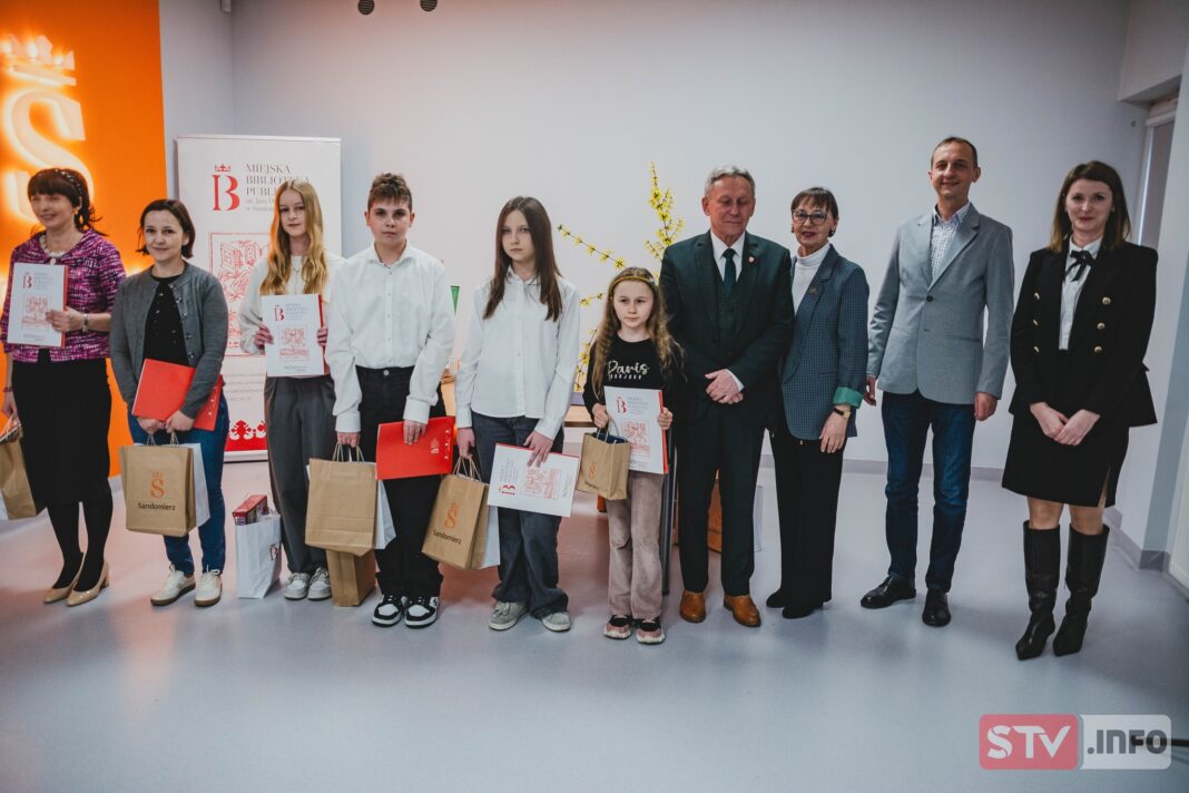 Sandomierskie „Dyktando z Jajem”. Rywalizowano na poważnie Sandomierskie „Dyktando z Jajem”. Rywalizowano na poważnie