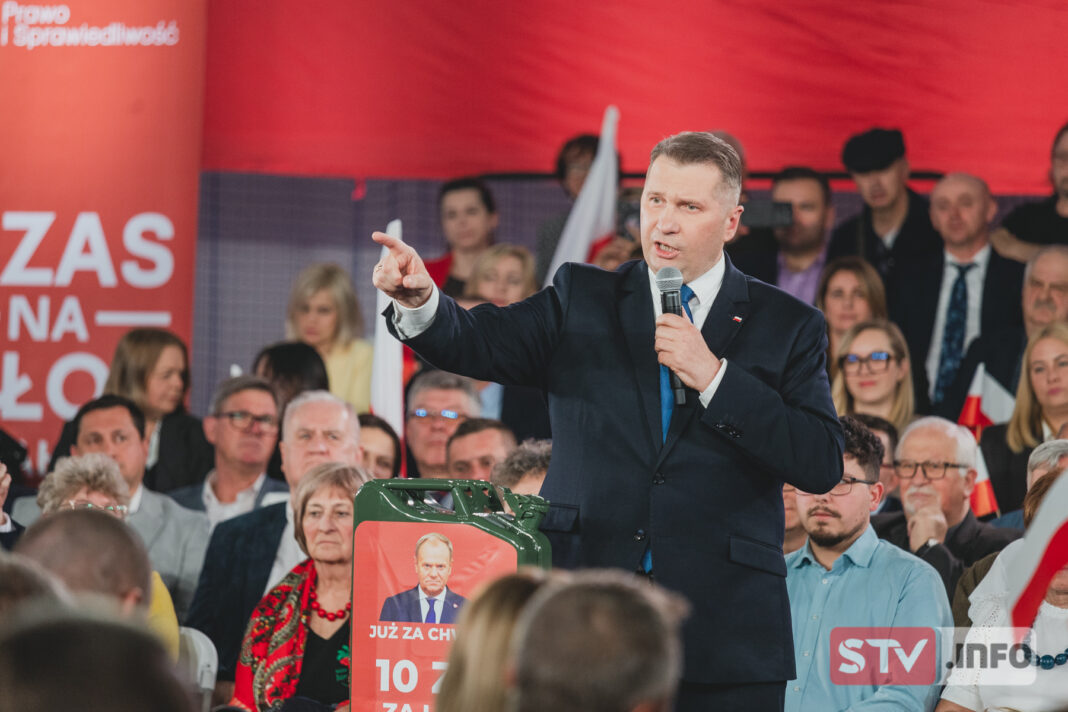 Przemysław Czarnek w Staszowie. Działacze i sympatycy PiS spotkali się z kandydatem partii na premiera Przemysław Czarnek w Staszowie. Działacze i sympatycy PiS spotkali się z kandydatem partii na premiera