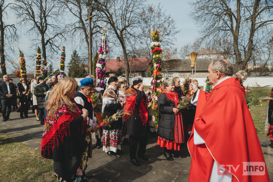 Palmy, procesja i wspólnota. Wyjątkowa Niedziela Palmowa w Tarłowie Palmy, procesja i wspólnota. Wyjątkowa Niedziela Palmowa w Tarłowie