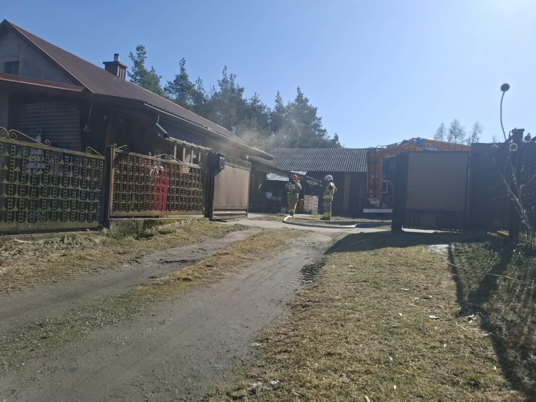 Pożar kotłowni w Szymanówce. Domownicy się ewakuowali Pożar kotłowni w Szymanówce. Domownicy się ewakuowali