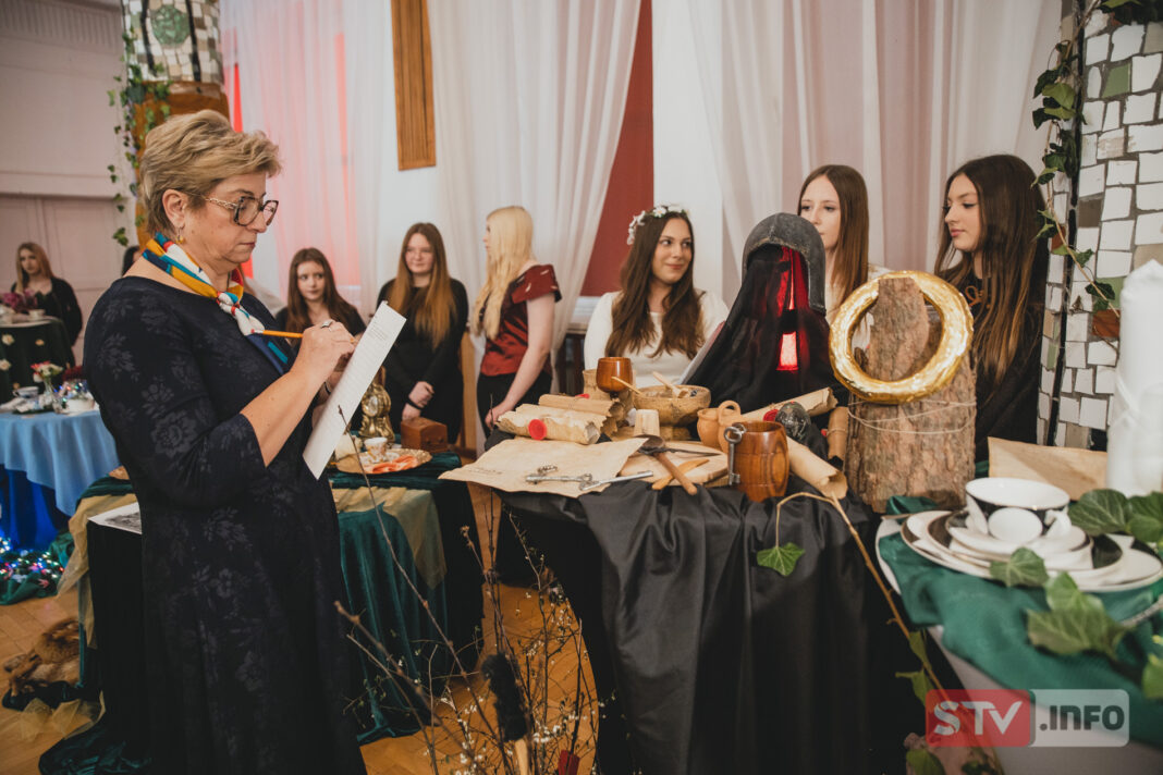 Literatura na talerzach. Kreatywne stoły zachwyciły w sandomierskiej „Marmoladzie” Literatura na talerzach. Kreatywne stoły zachwyciły w sandomierskiej „Marmoladzie”