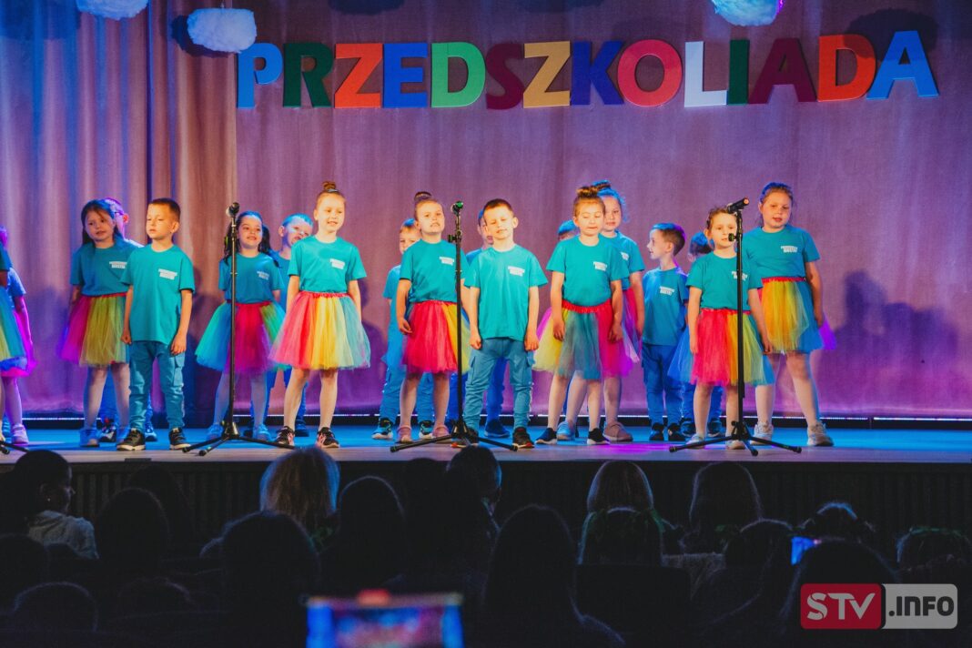 Staszów: „Przedszkoliada” łączy pokolenia i promuje młode talenty Staszów: „Przedszkoliada” łączy pokolenia i promuje młode talenty