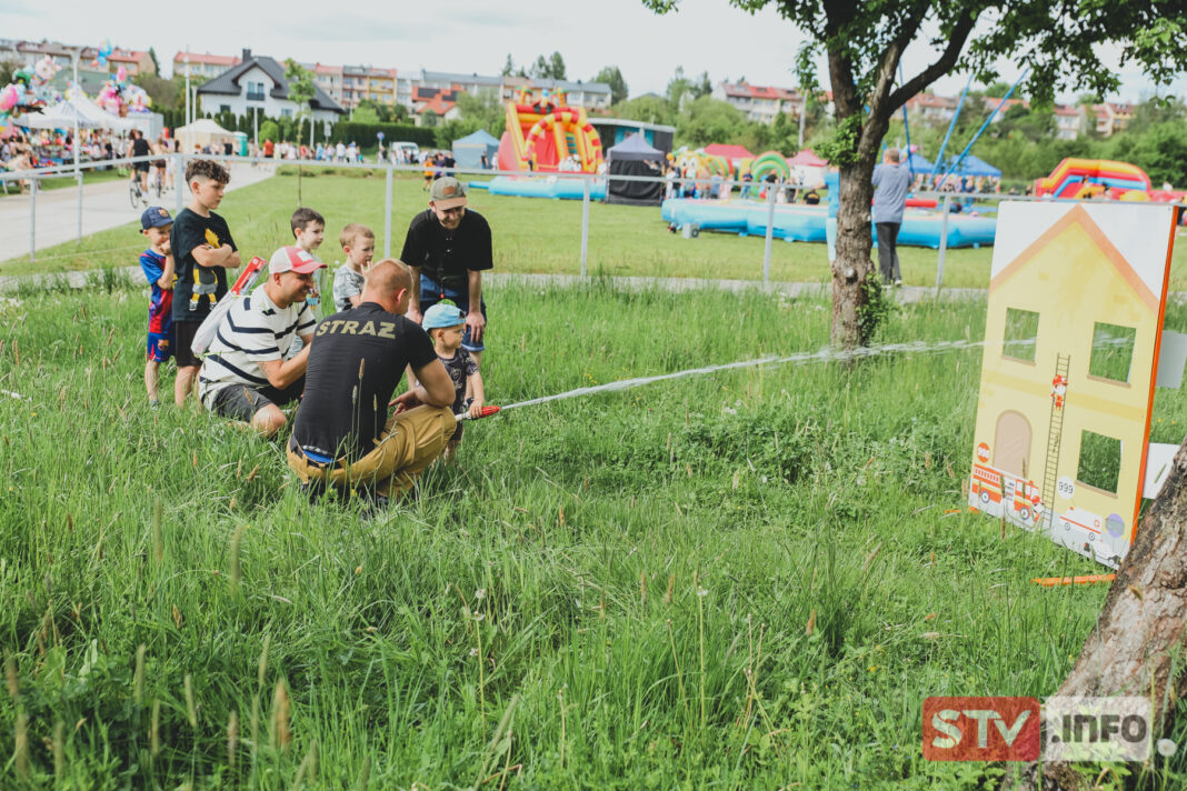 Tłumy i moc atrakcji na Dniu Dziecka w Staszowie. Park Miejski wypełnił się radością i rodzinną atmosferą Tłumy i moc atrakcji na Dniu Dziecka w Staszowie. Park Miejski wypełnił się radością i rodzinną atmosferą