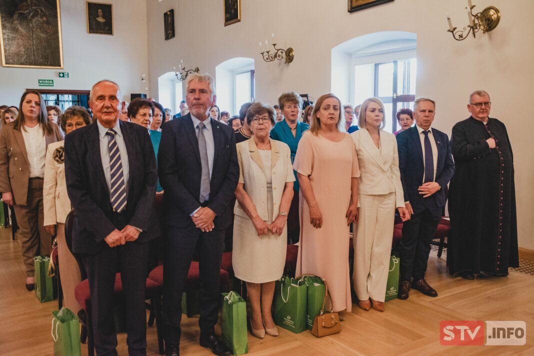 Bank Spółdzielczy w Sandomierzu ma 100 lat. Piękna ceremonia z mnóstwem gości Bank Spółdzielczy w Sandomierzu ma 100 lat. Piękna ceremonia z mnóstwem gości