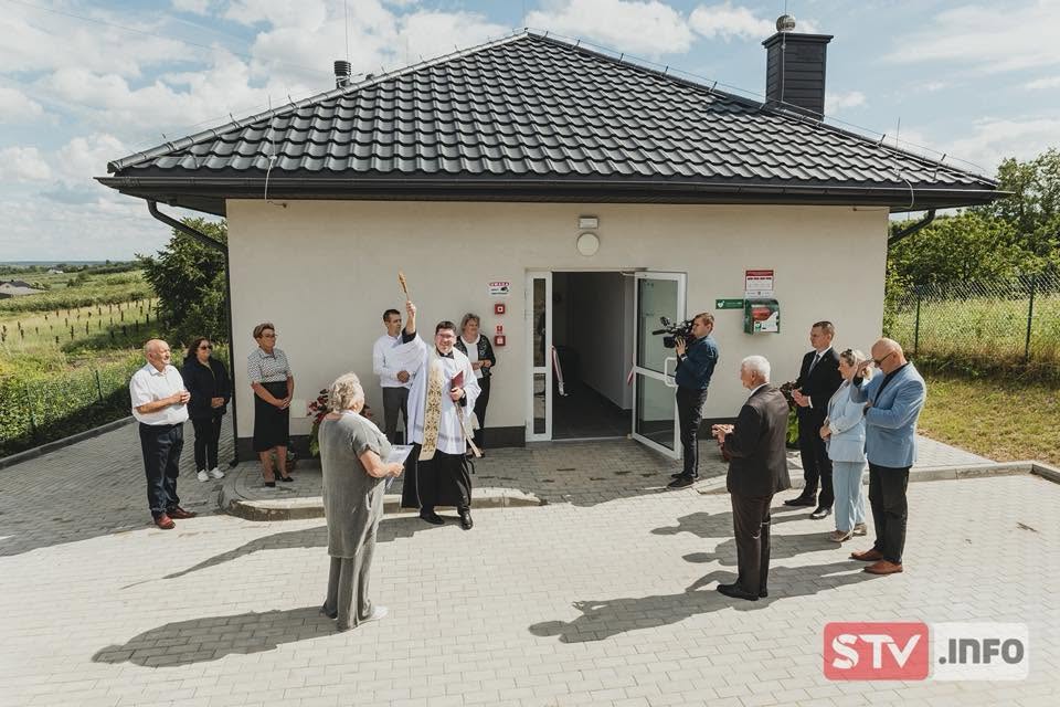 Nowa świetlica w Kobiernikach uroczyście otwarta Nowa świetlica w Kobiernikach uroczyście otwarta