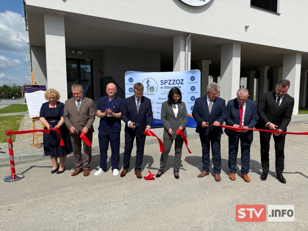 Świętokrzyskie Centrum Geriatrii w Staszowie uroczyście otwarte. Od 1 lipca będzie przyjmować pacjentów Świętokrzyskie Centrum Geriatrii w Staszowie uroczyście otwarte. Od 1 lipca będzie przyjmować pacjentów