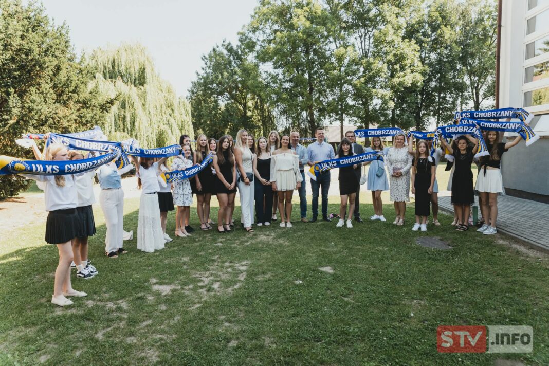 Awans siatkarek z Chobrzan do II ligi. Gratulacje od władz i poszukiwanie sponsorów Awans siatkarek z Chobrzan do II ligi. Gratulacje od władz i poszukiwanie sponsorów