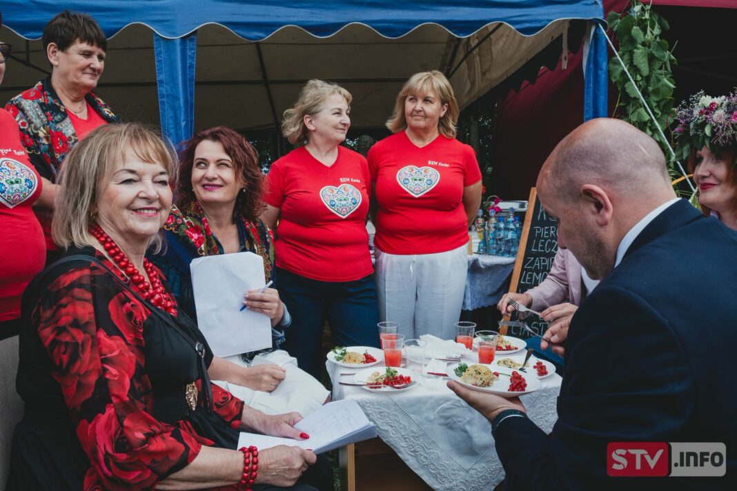 Kulinarne perełki z prosa Gierczyckiego. Blisko trzydzieści kół gospodyń wiejskich zachwyciły swoimi potrawami Kulinarne perełki z prosa Gierczyckiego. Blisko trzydzieści kół gospodyń wiejskich zachwyciły swoimi potrawami