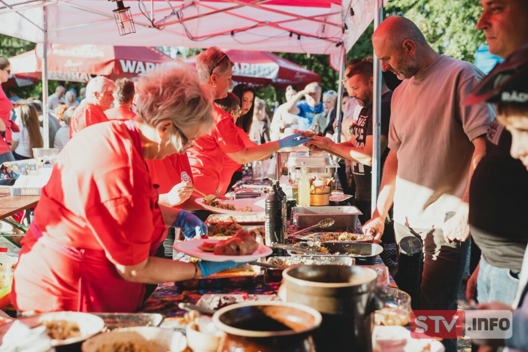 Tradycja, która przyciąga tłumy. Festiwal Golonki na stałe wpisał się w kalendarz Rytwian Tradycja, która przyciąga tłumy. Festiwal Golonki na stałe wpisał się w kalendarz Rytwian