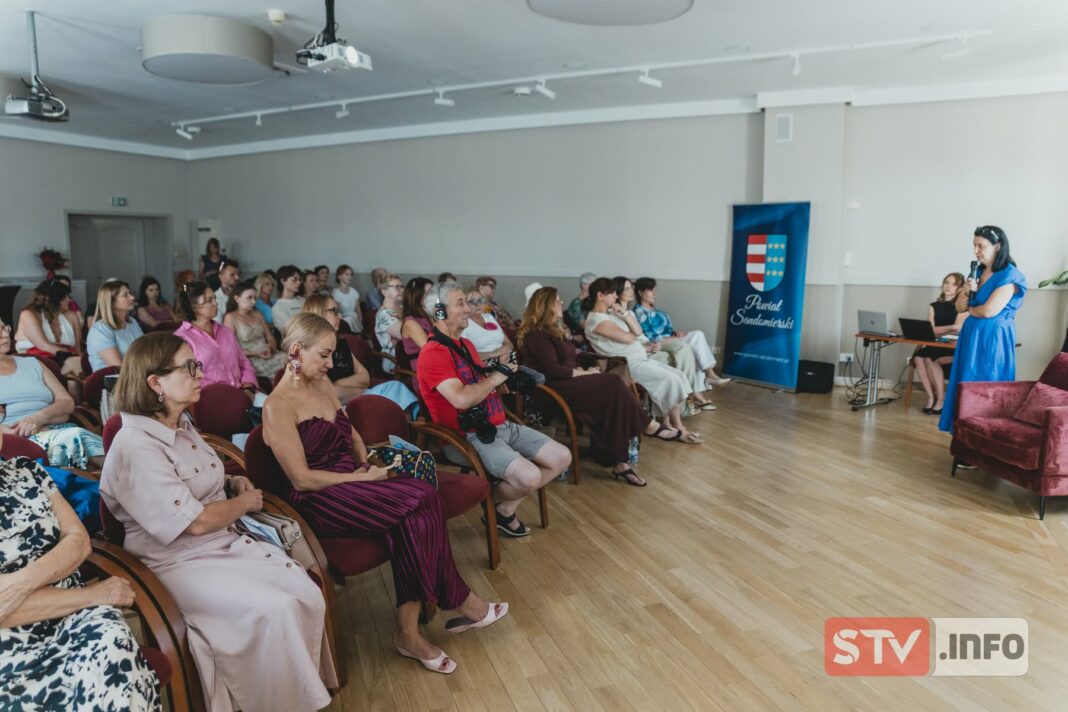 Sandomierz Fashion Street to nie tylko wybieg. Dyskutowano o profilaktyce i zdrowiu psychicznym Sandomierz Fashion Street to nie tylko wybieg. Dyskutowano o profilaktyce i zdrowiu psychicznym