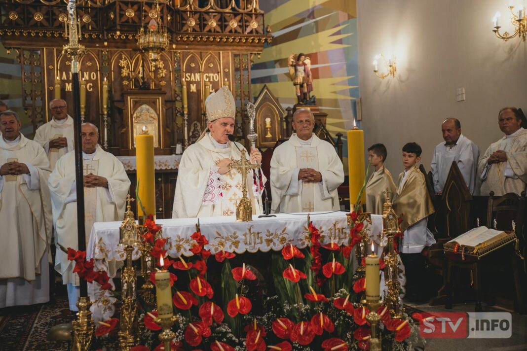 Jubileusz 700-lecia parafii św. Wawrzyńca w gminie Klimontów Jubileusz 700-lecia parafii św. Wawrzyńca w gminie Klimontów