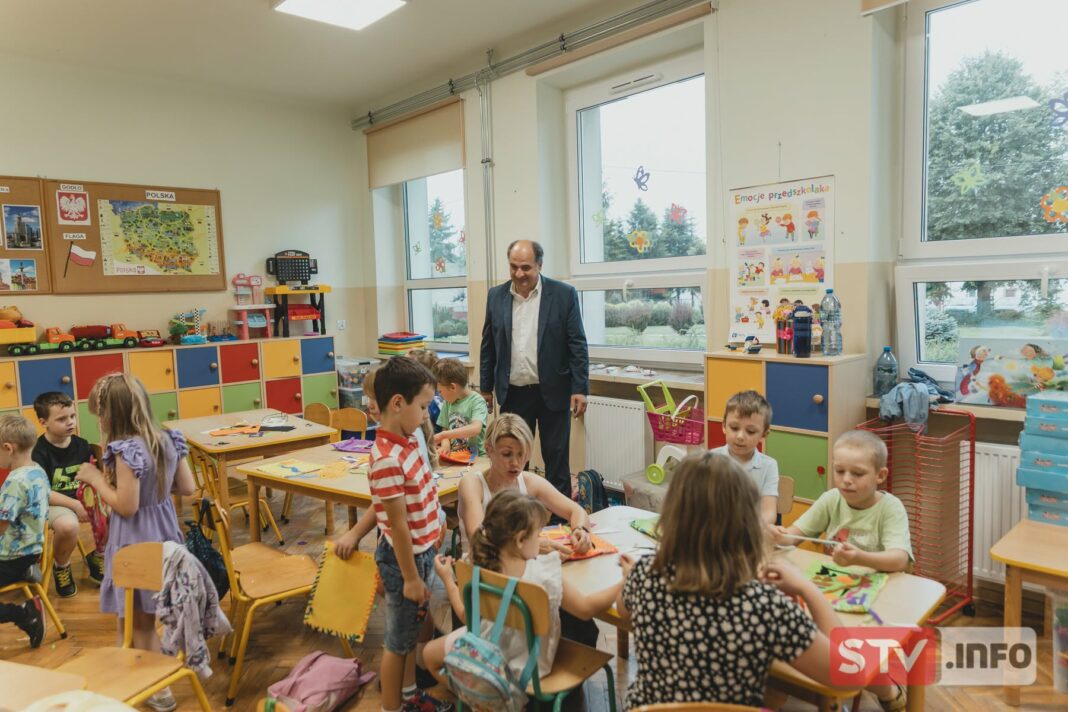 Wakacje bez smartfonów i nudy. Za nami letnie półkolonie w Szkole Podstawowej w Bidzinach Wakacje bez smartfonów i nudy. Za nami letnie półkolonie w Szkole Podstawowej w Bidzinach