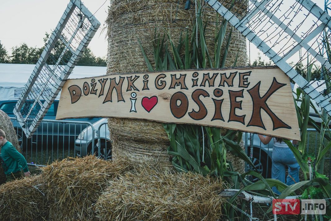 Mimo kaprysów pogody świętowali całą gminą. Tak wyglądały dożynki w Osieku Mimo kaprysów pogody świętowali całą gminą. Tak wyglądały dożynki w Osieku