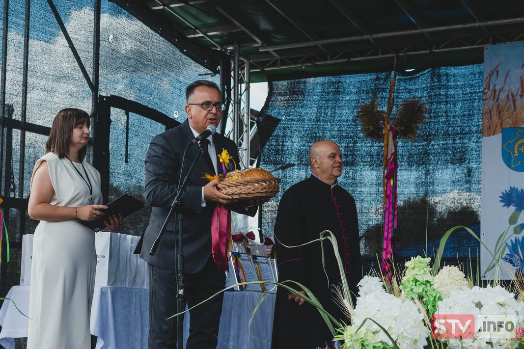 Dziękowali za plony i polski chleb. Święto rolników w gminie Iwaniska Dziękowali za plony i polski chleb. Święto rolników w gminie Iwaniska