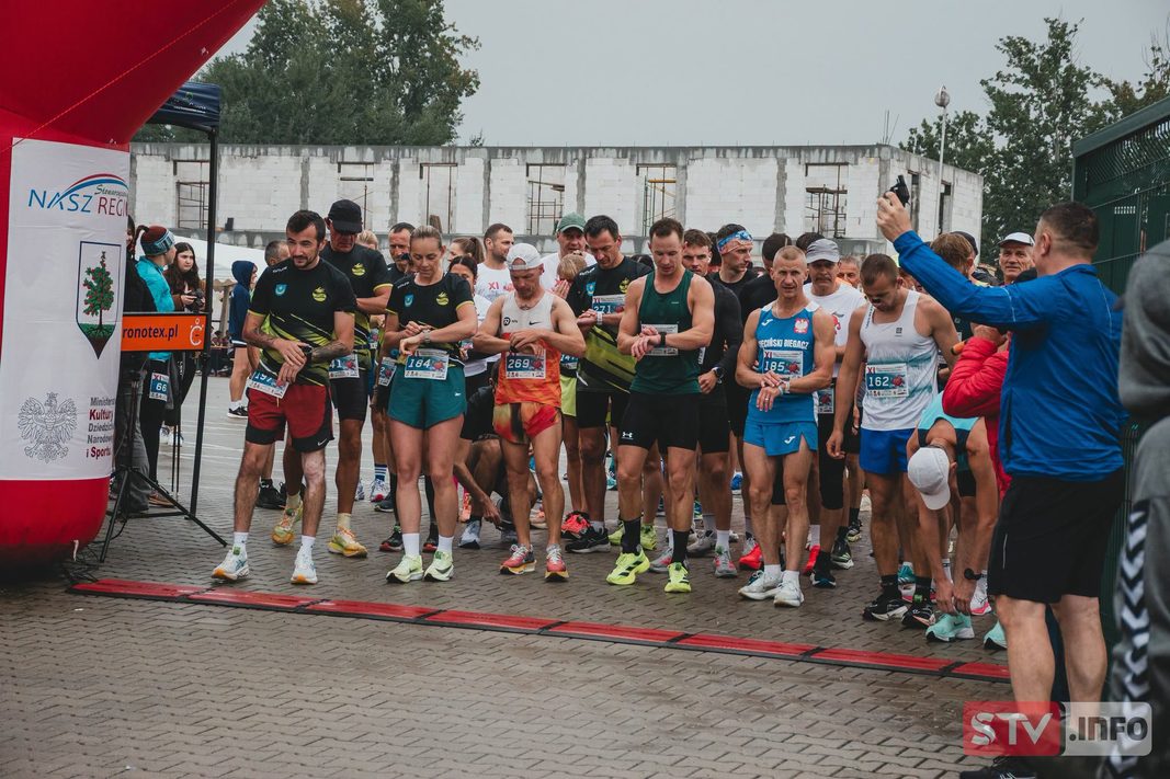 XI Bieg i Marsz podczas Jabłkobrania w Obrazowie XI Bieg i Marsz podczas Jabłkobrania w Obrazowie