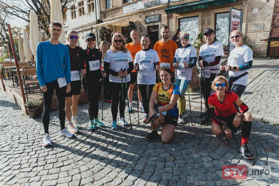Sportowe emocje na sandomierskich wzniesieniach. Dzieci i dorośli rywalizowali w Jesiennej Dysze Sportowe emocje na sandomierskich wzniesieniach. Dzieci i dorośli rywalizowali w Jesiennej Dysze