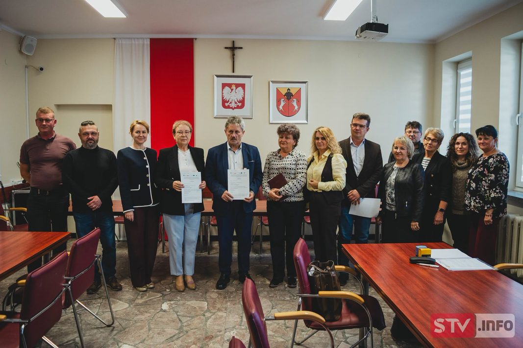 Budynki szkół w Słupczy i Mściowie przejdą termomodernizację dzięki unijnemu dofinansowaniu Budynki szkół w Słupczy i Mściowie przejdą termomodernizację dzięki unijnemu dofinansowaniu